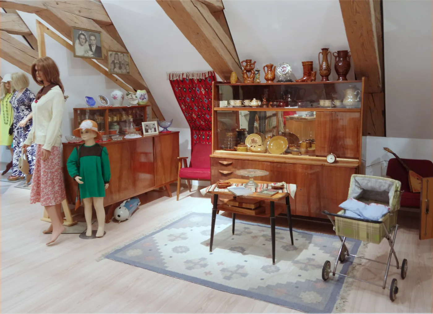 Znajdowały się w wielu domach. Te filiżanki z czasów PRL są warte ponad 8 tys. zł [FOTO]