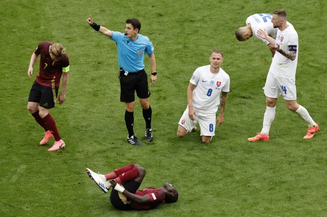 Euro 2024. To on poprowadzi mecz Polska - Austria. Został pobity na boisku