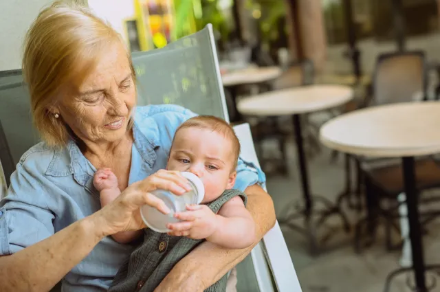 1500 zł co miesiąc. Te warunki musisz spełnić, by dostać "babciowe"