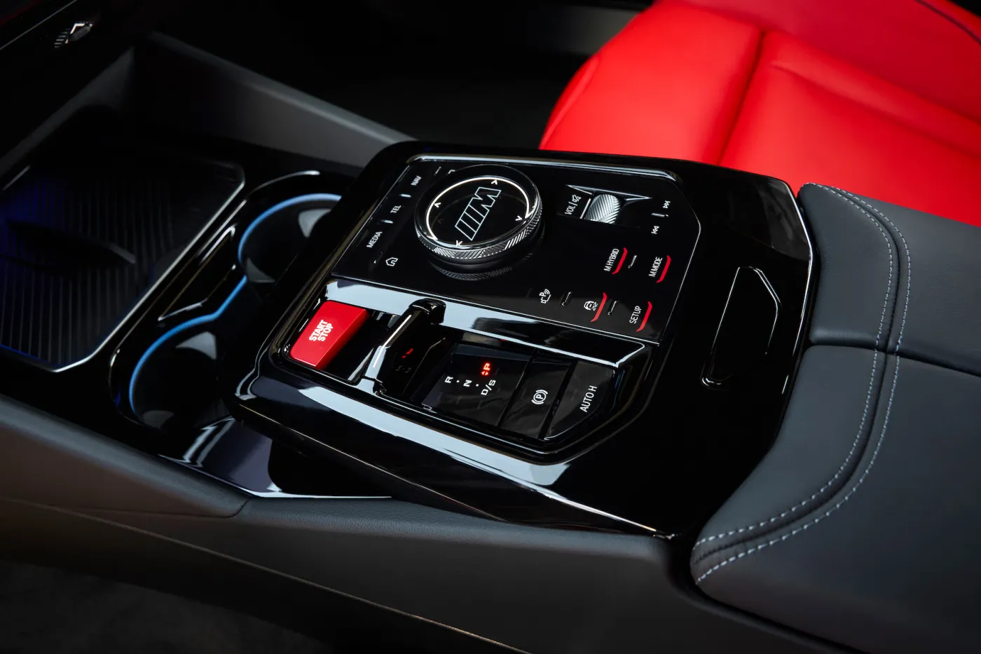 bmw-m5-touring-38268380.jpg