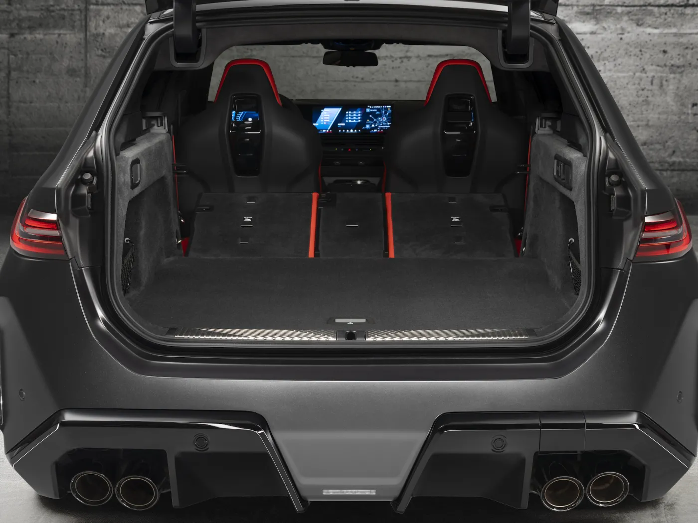 bmw-m5-touring-38268436.jpg