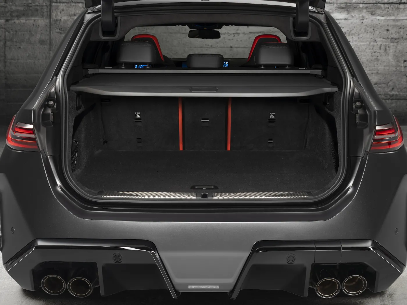 bmw-m5-touring-38268437.jpg