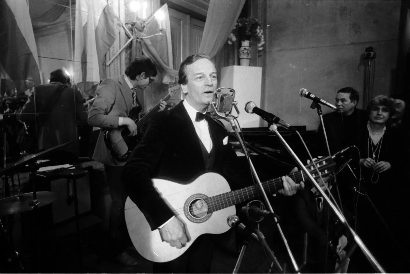 "Cicha woda brzegi rwie", czyli skomplikowana historia wielkiego przeboju