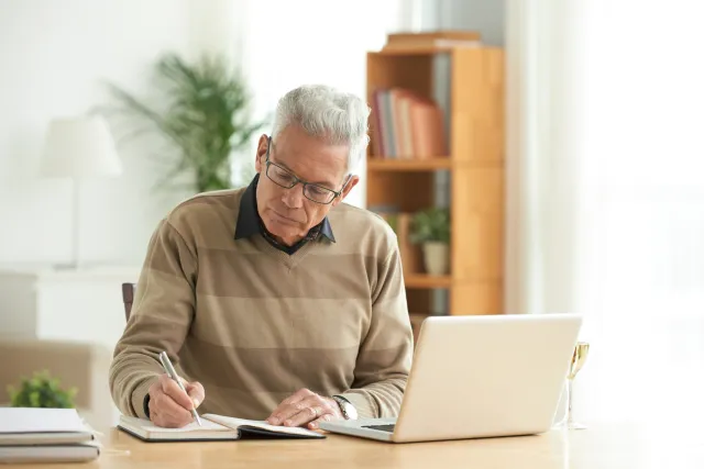 Co dalej z emeryturami stażowymi? Wiceminister ujawnia