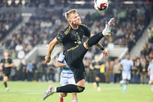 Mateusz Bogusz z kolejnym golem dla Los Angeles FC. Ale przymierzył!