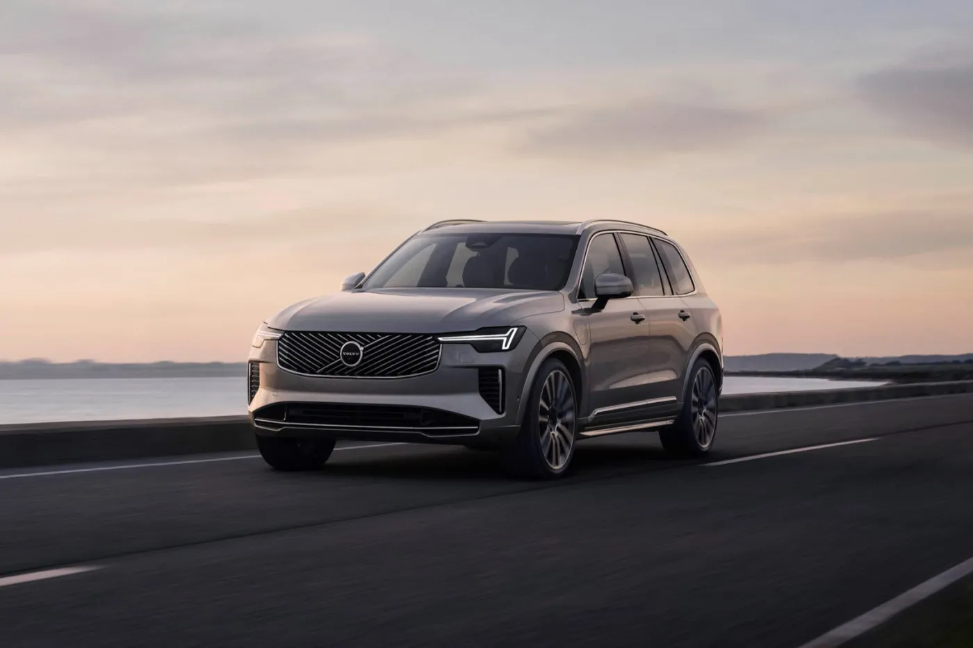 nowe-volvo-xc90-38283601.jpg