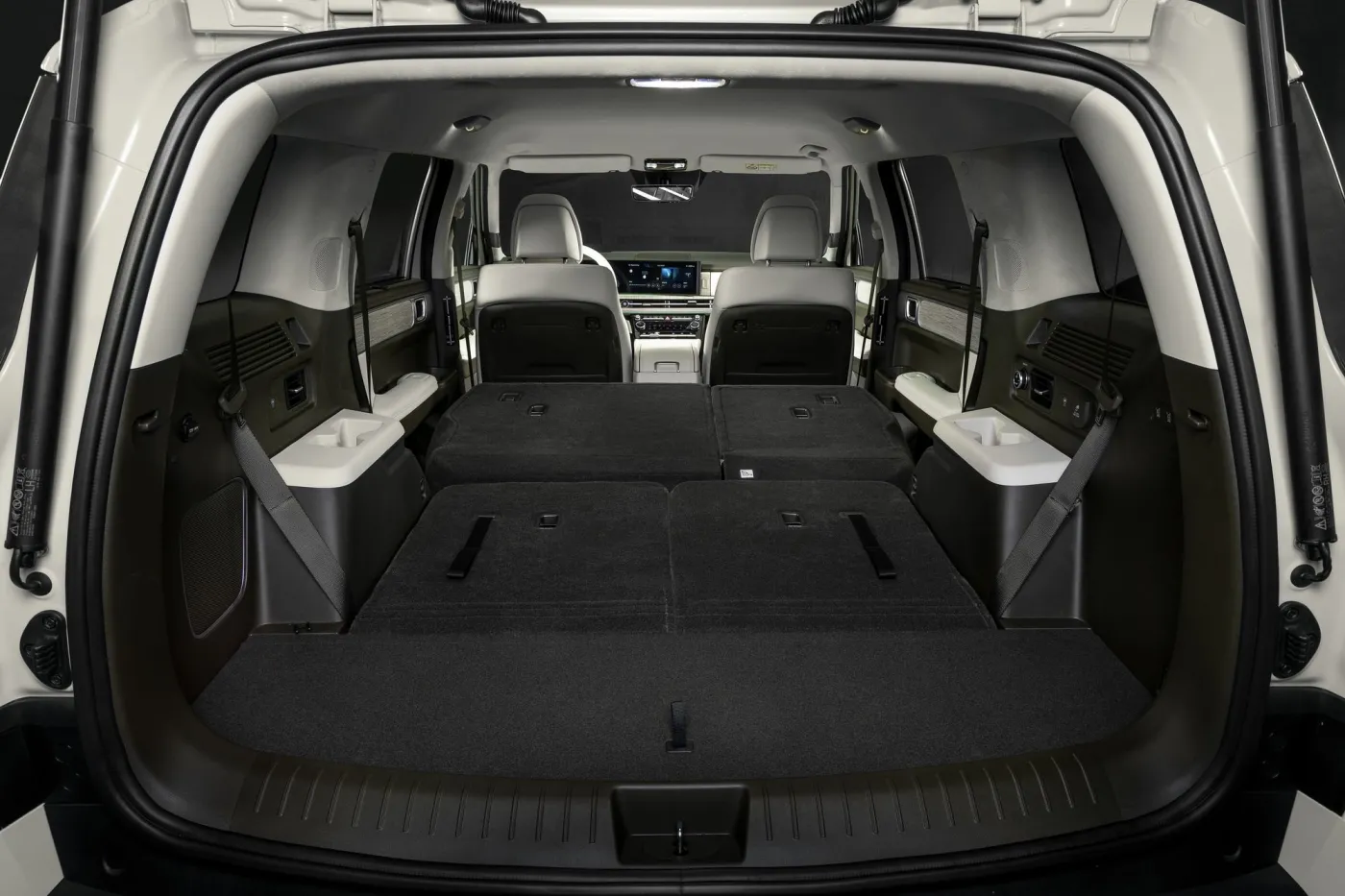 hyundai-santa-fe-38284362.jpg