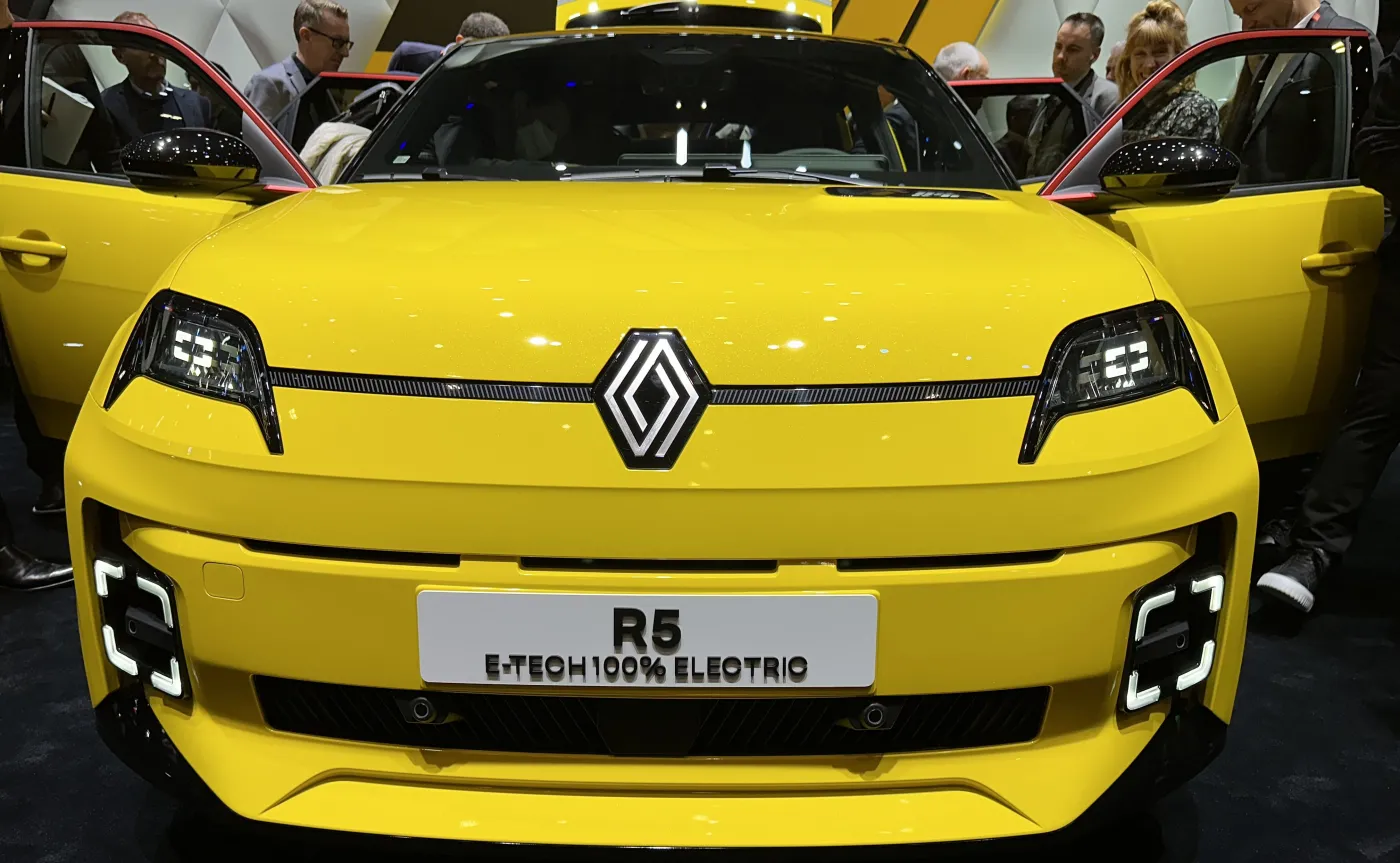 nowe-renault-5-38104288.jpg