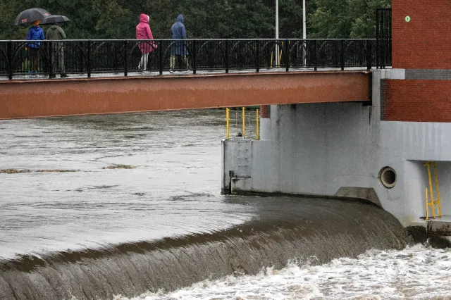 Poprawia się sytuacja powodziowa. Opada poziom wód w górnych odcinkach rzek
