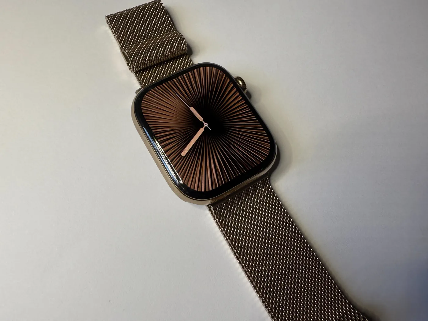 apple-watch-10-38301472.jpg