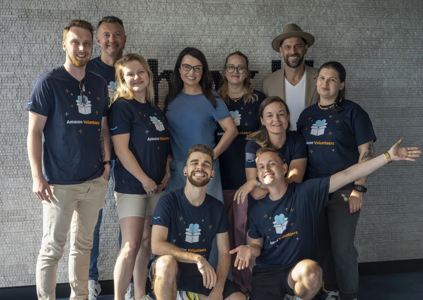 Pewność siebie nosi „Żółtą czapkę”. Budujmy pewność siebie wśród dzieci dzięki…bajkoterapii [materiał partnera]