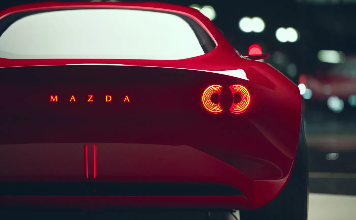 Nowa Mazda ratuje silnik spalinowy. Japońska rewolucja wjeżdża na drogi