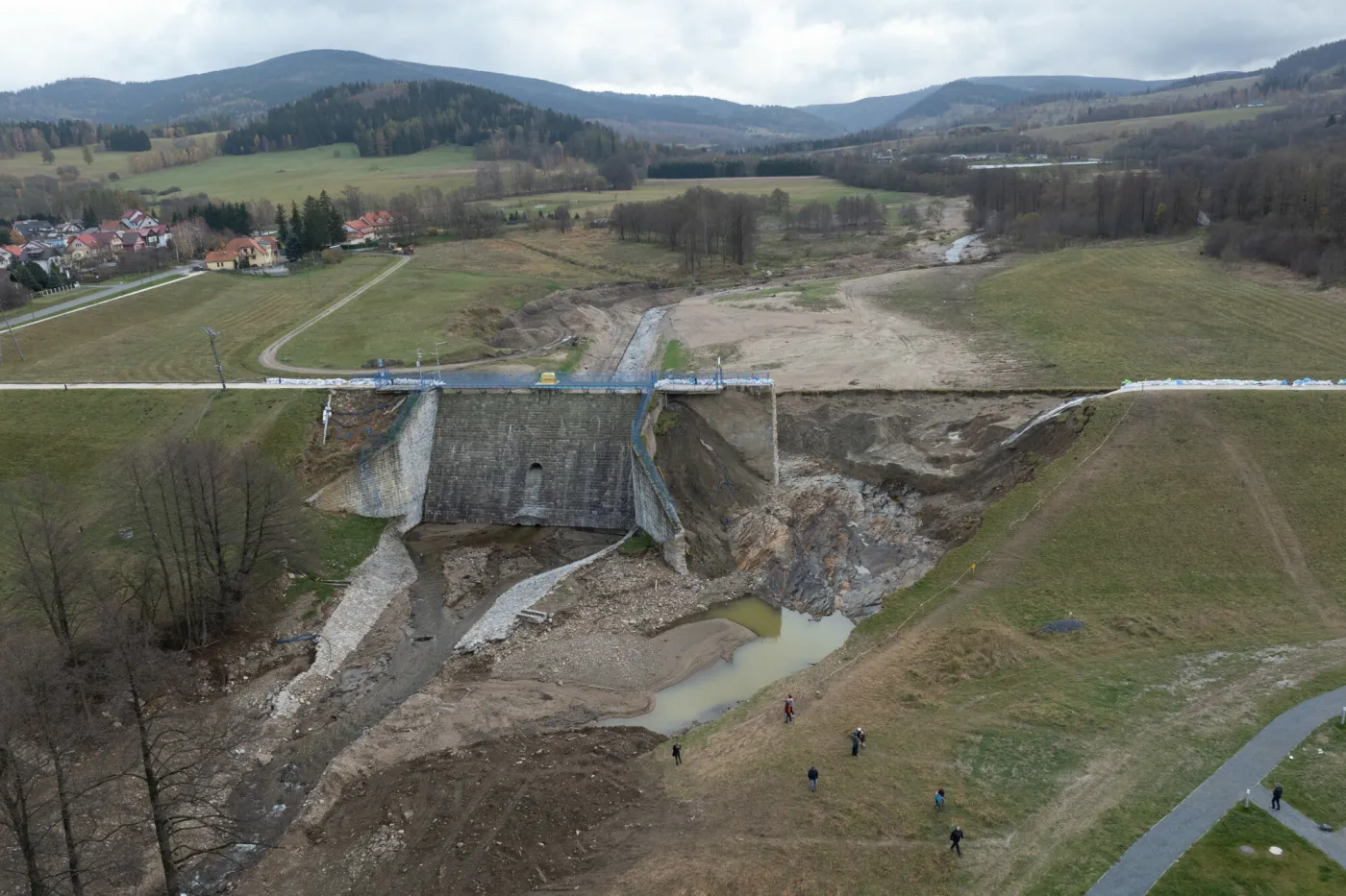 Katastrofa w Stroniu Śląskim. Nadzór budowlany podał przyczyny uszkodzenia zapory