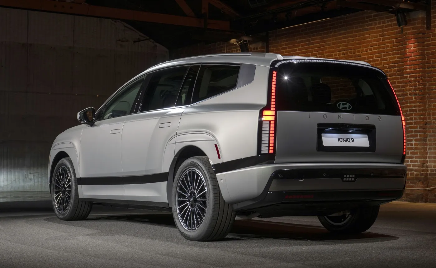 hyundai-ioniq-9-38347944.jpg