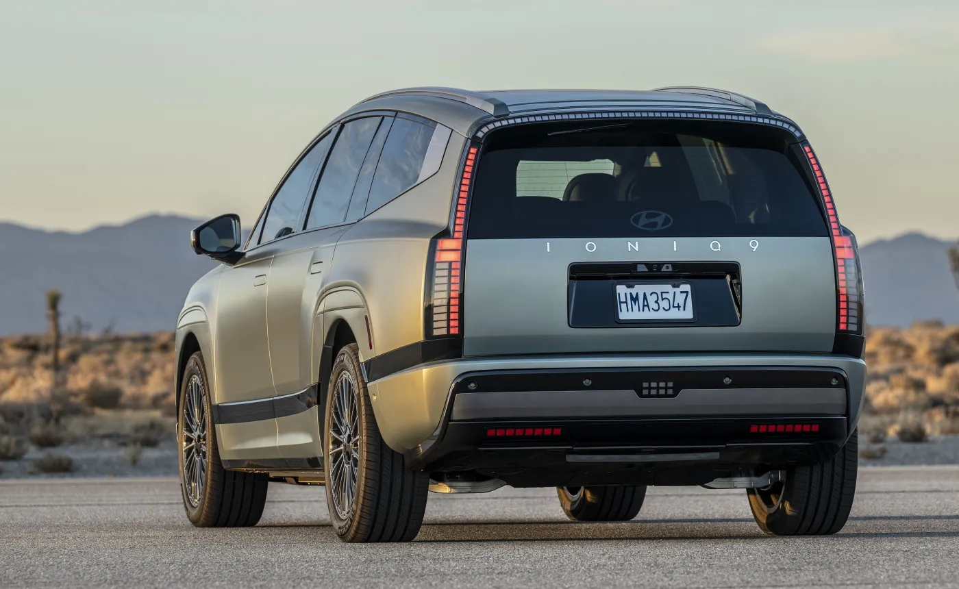hyundai-ioniq-9-38347976.jpg