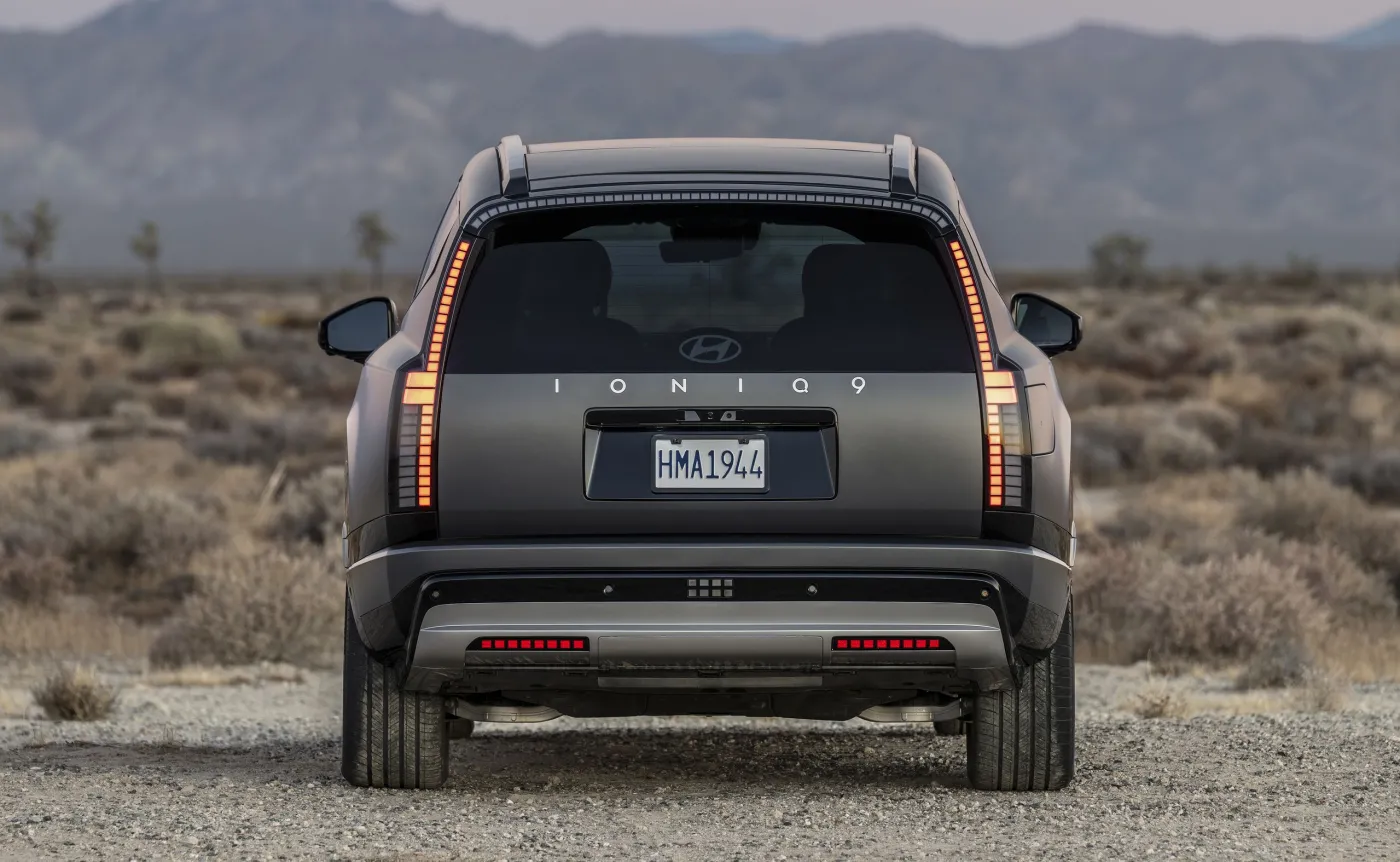 hyundai-ioniq-9-38347979.jpg
