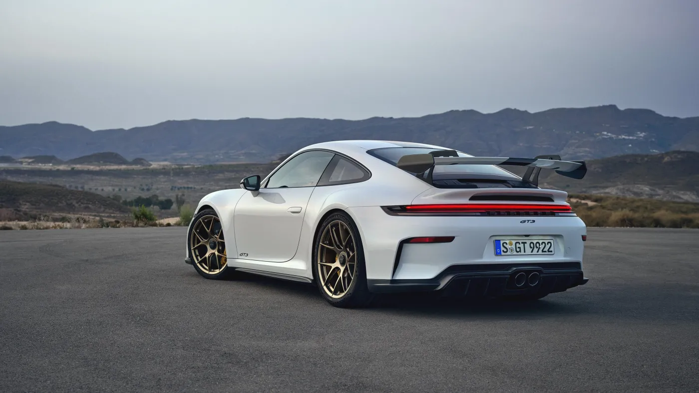 porsche-911-gt3-38356272.jpg