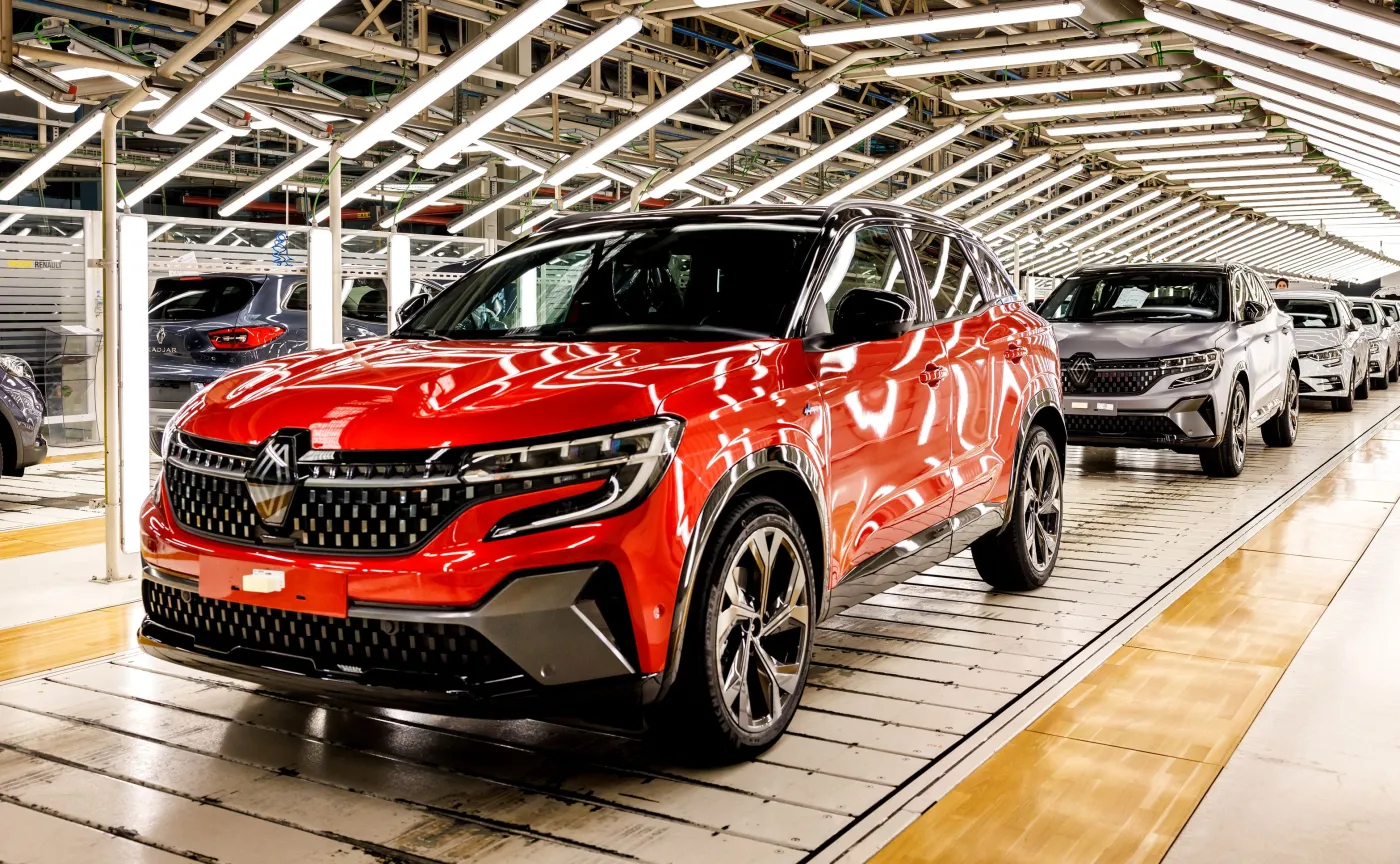 Nowy SUV Renault hitem. Spala 4,6 l na 100 km i zaskakuje technologią