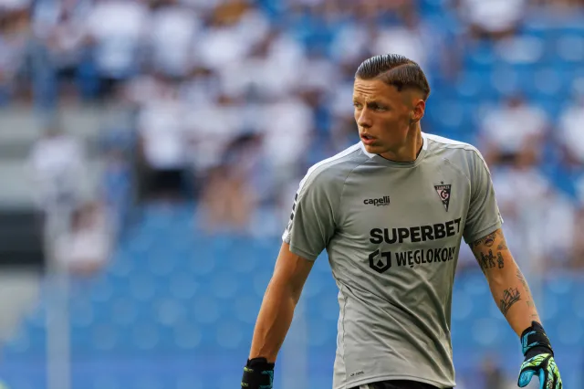 Bramkarz Górnika Zabrze odcięty od świata. Przeżył trzęsienie ziemi o sile 7,8 w skali Richtera