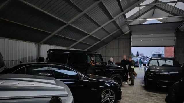 Fałszywe faktury na blisko 10 milionów złotych. Wielka akcja CBA i KAS