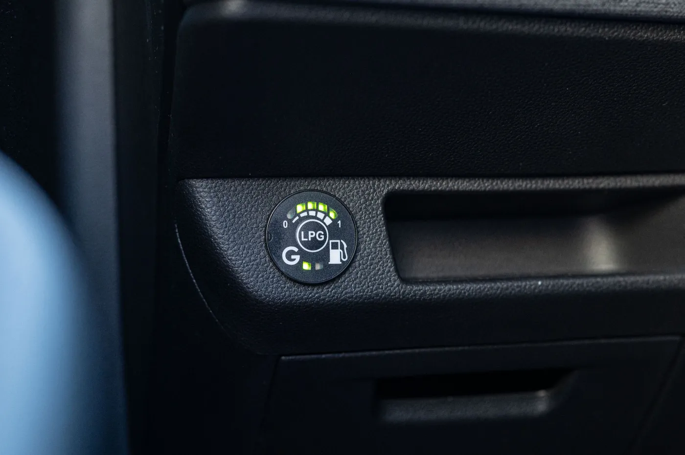 mitsubishi-colt-38378616.jpg