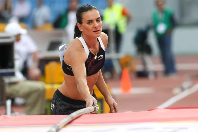 Zdrajczyni wróciła do Rosji. Tak rodacy przyjęli Jelenę Isinbajewą