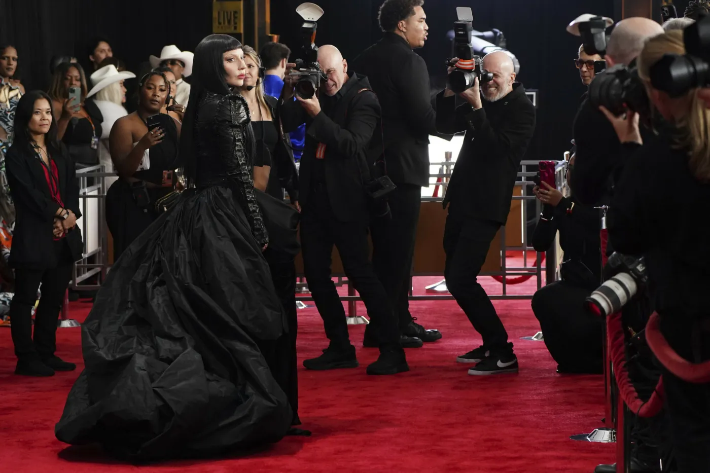  Lady Gaga podczas swojego przemówienia na gali rozdania Grammy wsparła osoby trans, w które wymierzone są ostatnie decyzje Donalda Trumpa 