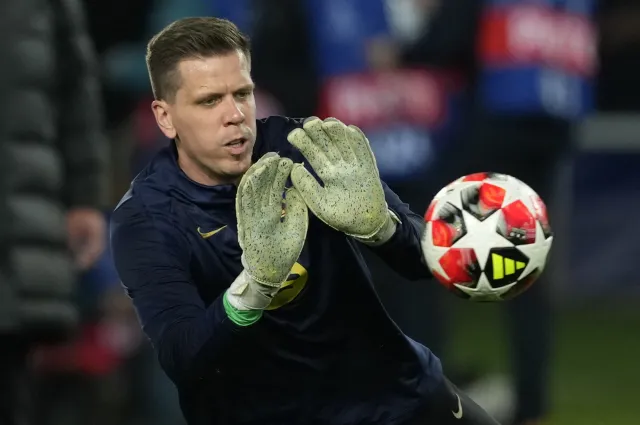 Szczęsny skapitulował dwa razy. Piłka przeleciała mu między nogami [WIDEO]