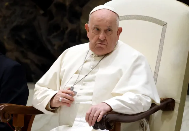 Papież Franciszek znów zaszokował słowami o Ukrainie. "Trzeba odwagi, by wywiesić białą flagę"