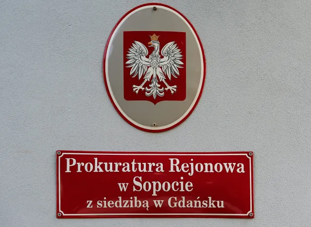 Brutalne zabójstwo w Sopocie. 21-latek oskarżony o wepchnięcie mężczyzny pod pociąg