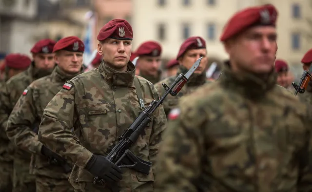 Co będą robić polscy komandosi? MON wyznacza zadania. "Szkolić milicje chrześcijańskie w Iraku"