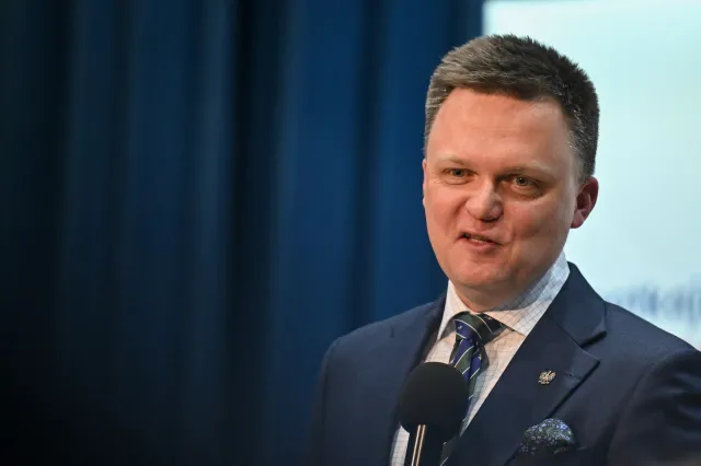 Mocne słowa Hołowni o Mentzenie. "Kozak w necie, piżmak w świecie"