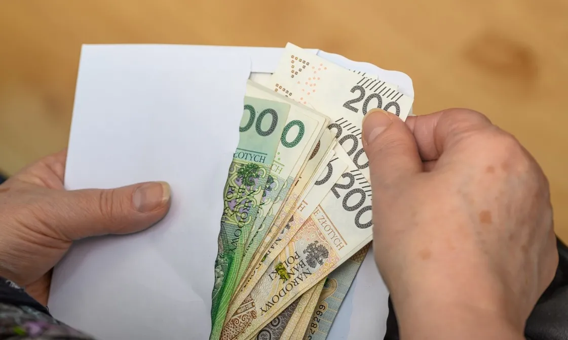 1878,91 zł miesięcznie. Od marca wzrosło świadczenie. Jak złożyć wniosek?