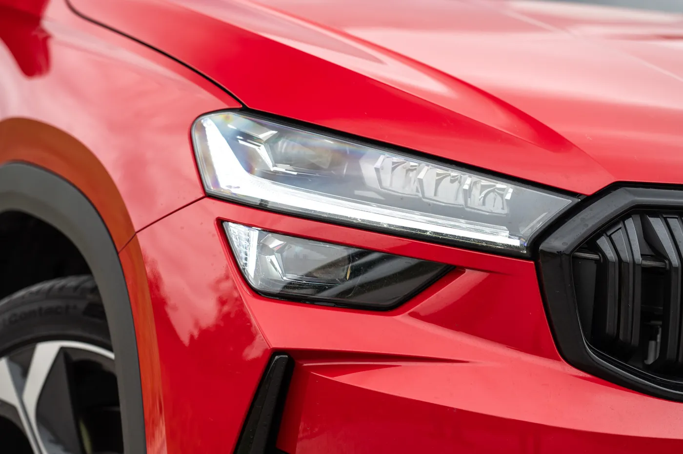 Nowa Skoda już w Polsce. Silnik 2.0 TSI i cena hitem. Takie auta zdarzają się raz na 130 lat