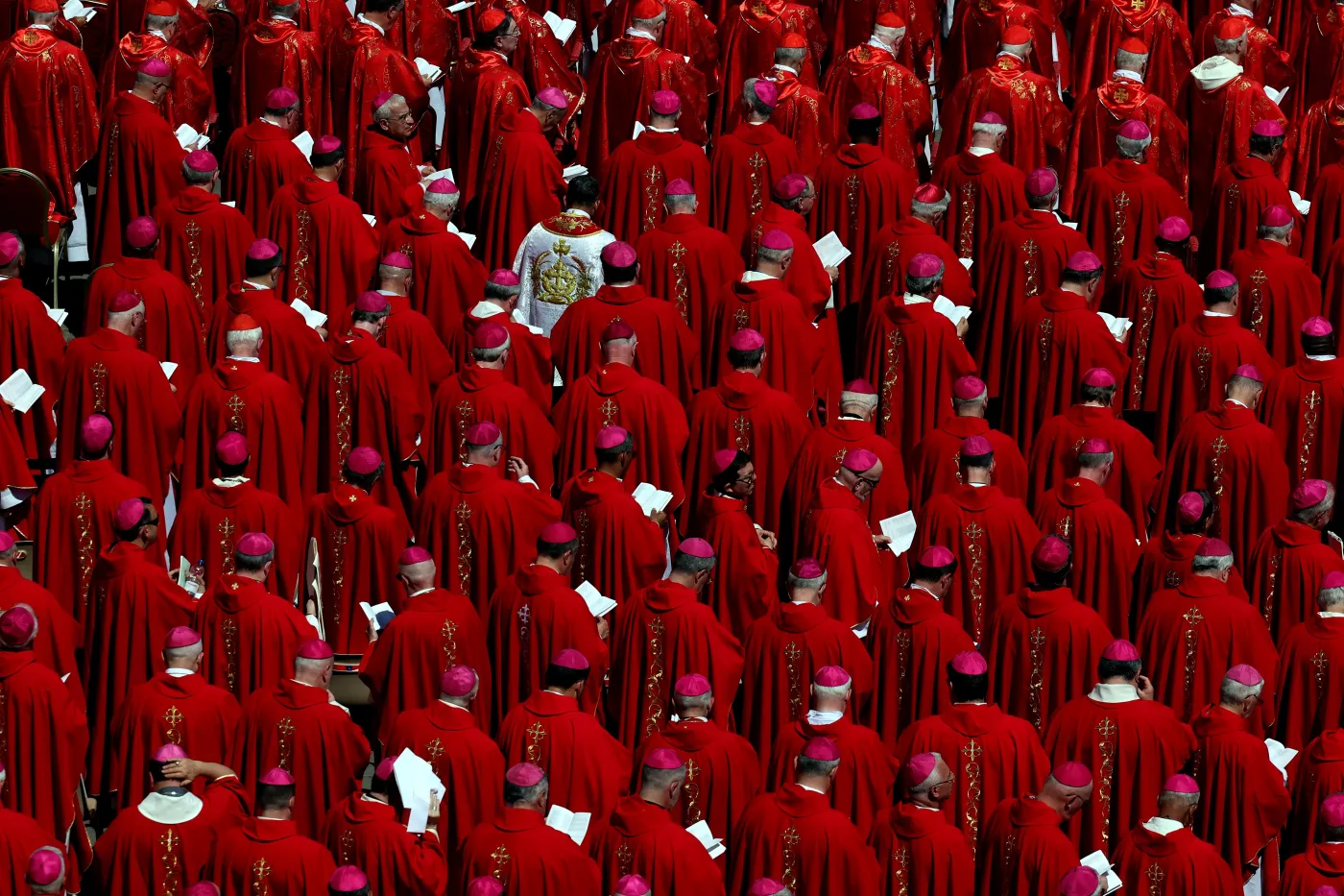 "Są kobiety z ambicjami władzy w Watykanie". Kardynałowie ujawniają podziały przed konklawe