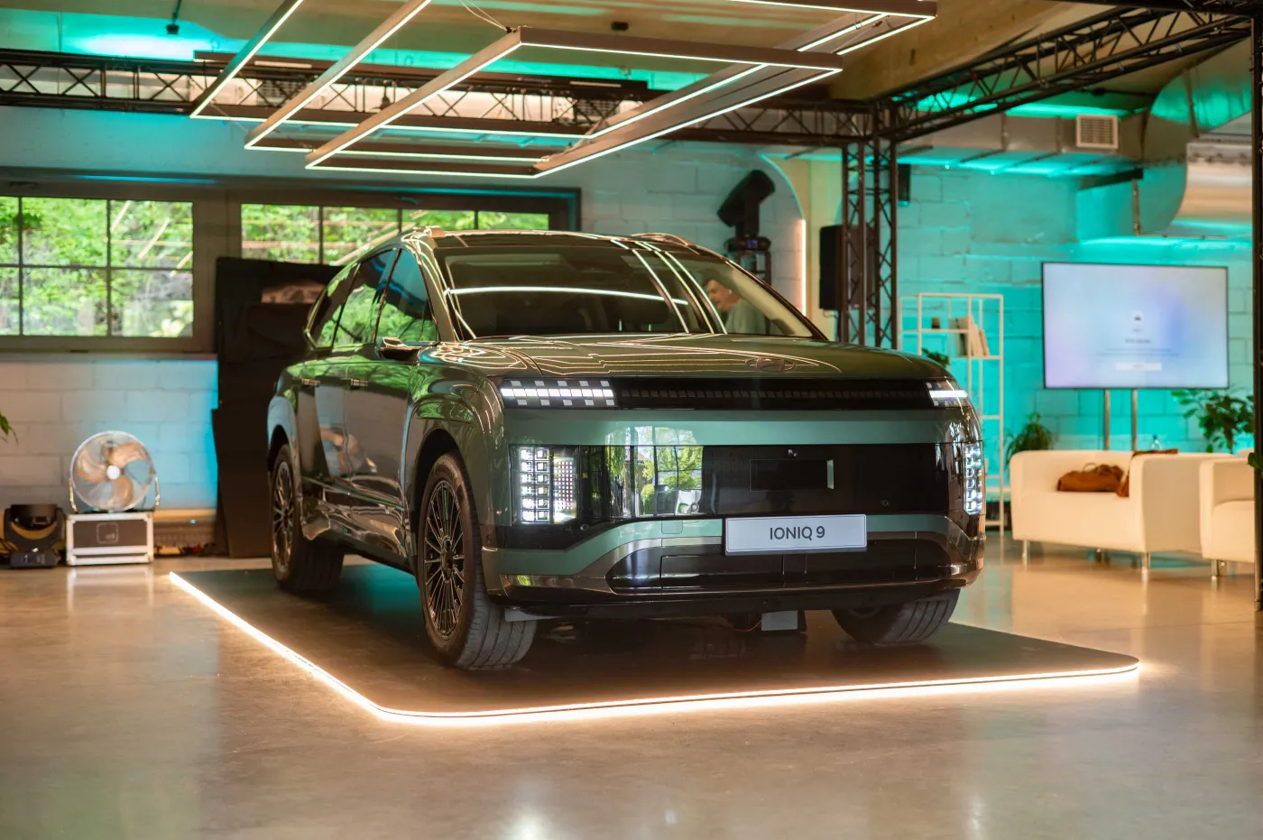 hyundai-ioniq-9-38489161.jpg