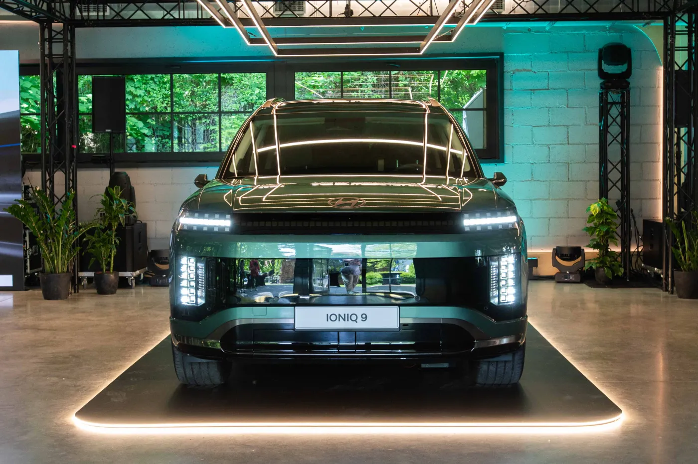 hyundai-ioniq-9-38489163.jpg