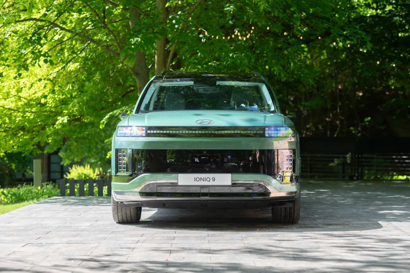 hyundai-ioniq-9-38489167.jpg