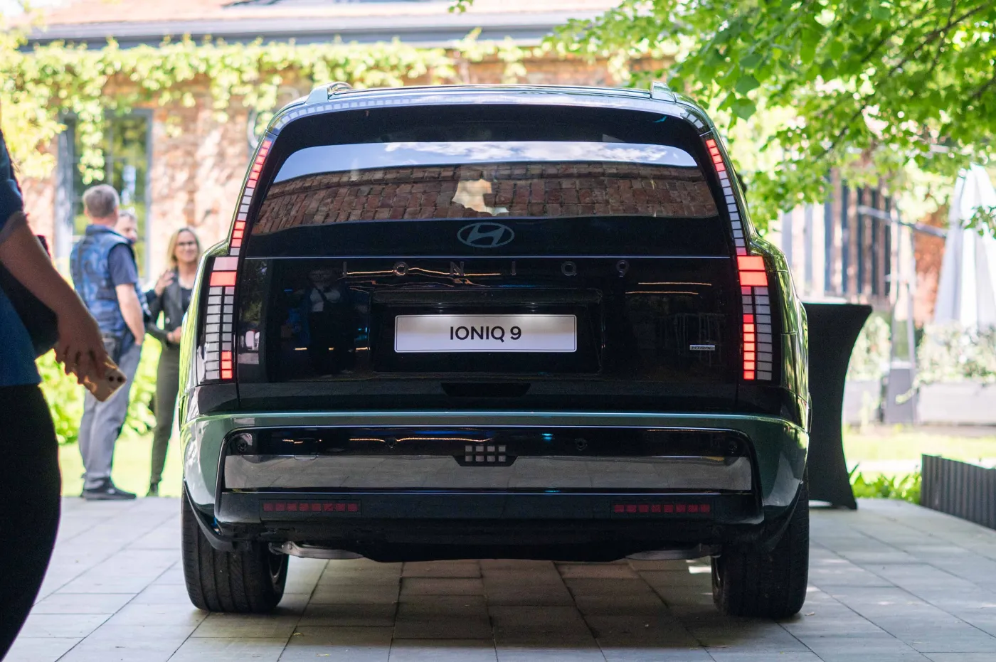 hyundai-ioniq-9-38489184.jpg