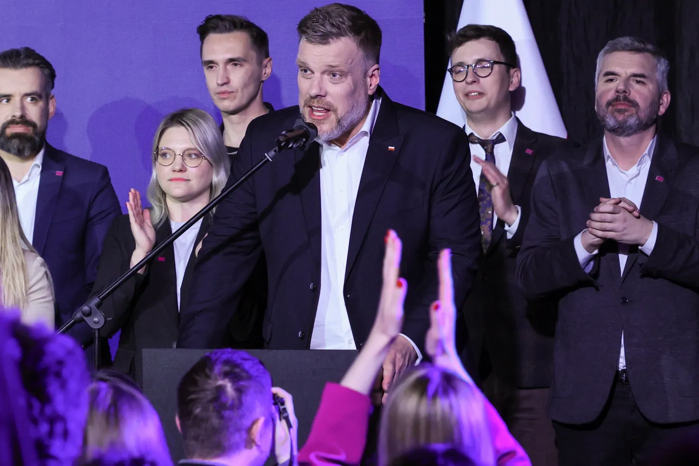 Jego głos mógłby przeważyć? Ekspert krytykuje: Zandberg ma rys narcystyczny