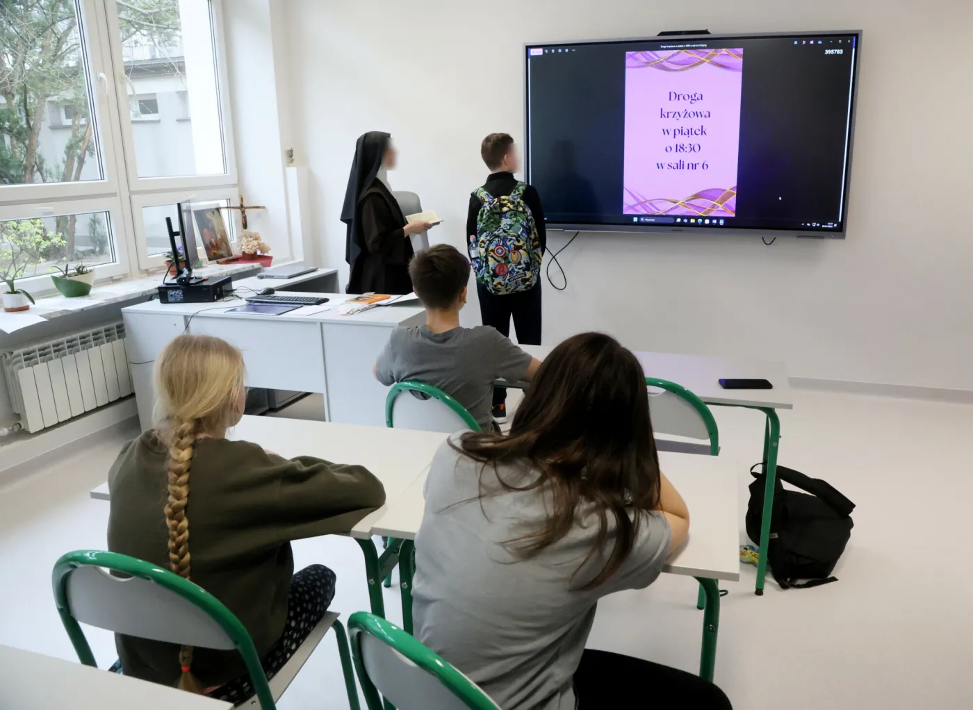 Ta ocena liczy się do średniej? Łatwo stracić czerwony pasek na świadectwie i punkty do liceum