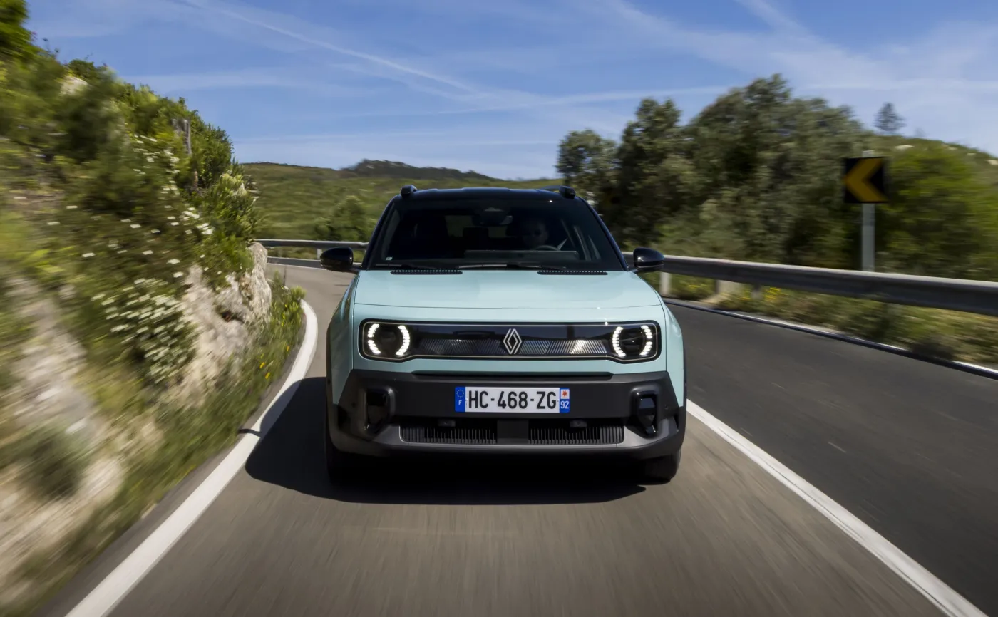 nowe-renault-4-38484189.jpg