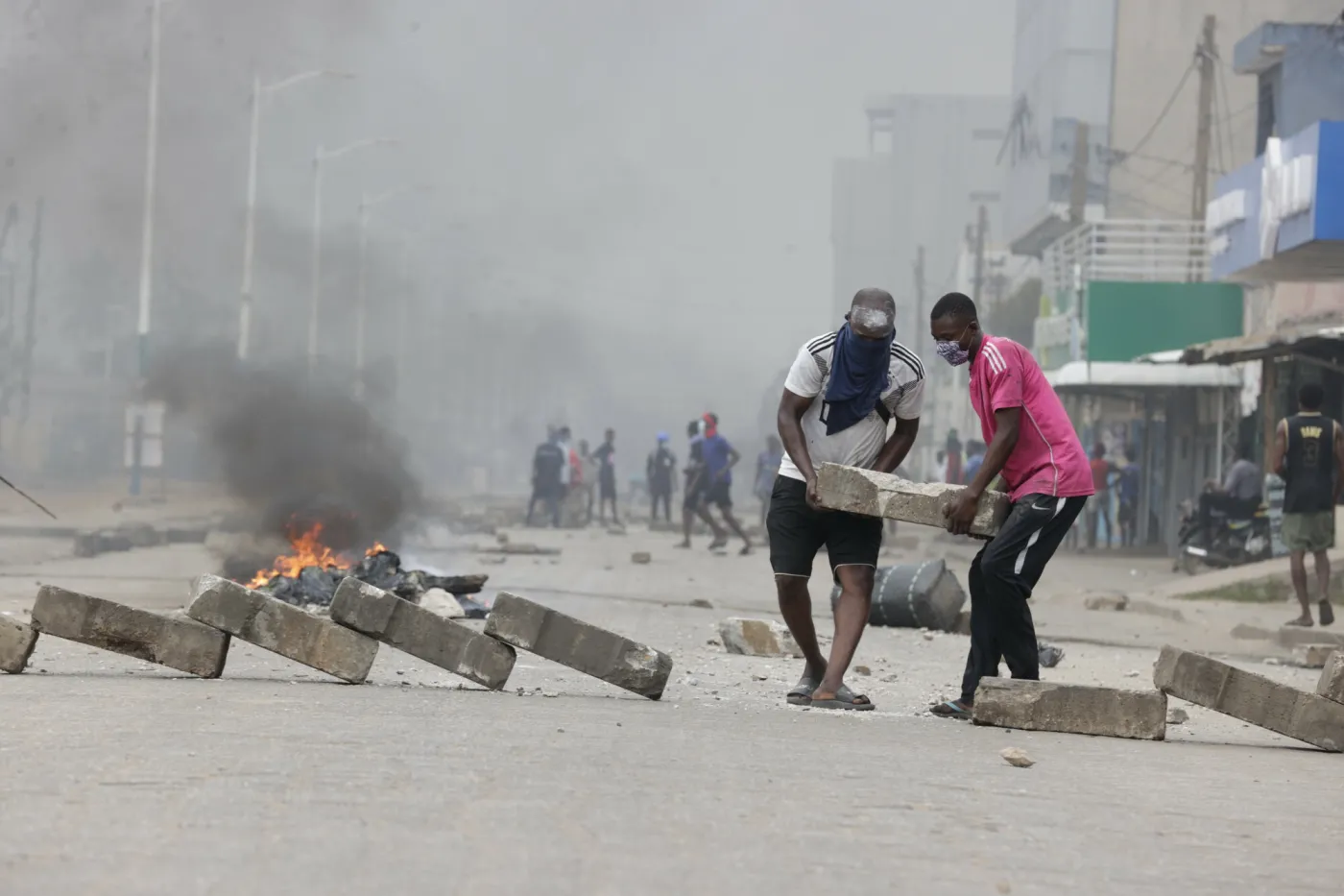 Władze spychały demonstrantów do lagun. Mroczny bilans protestów