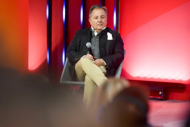 Robert Makłowicz w żonie zakochał się "w mgnieniu oka". Wzięli nietypowy ślub