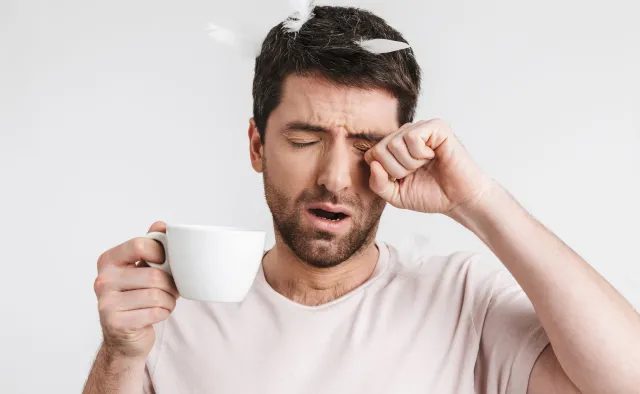 Dlaczego jesteśmy ciągle senni? Naukowcy znaleźli odpowiedź