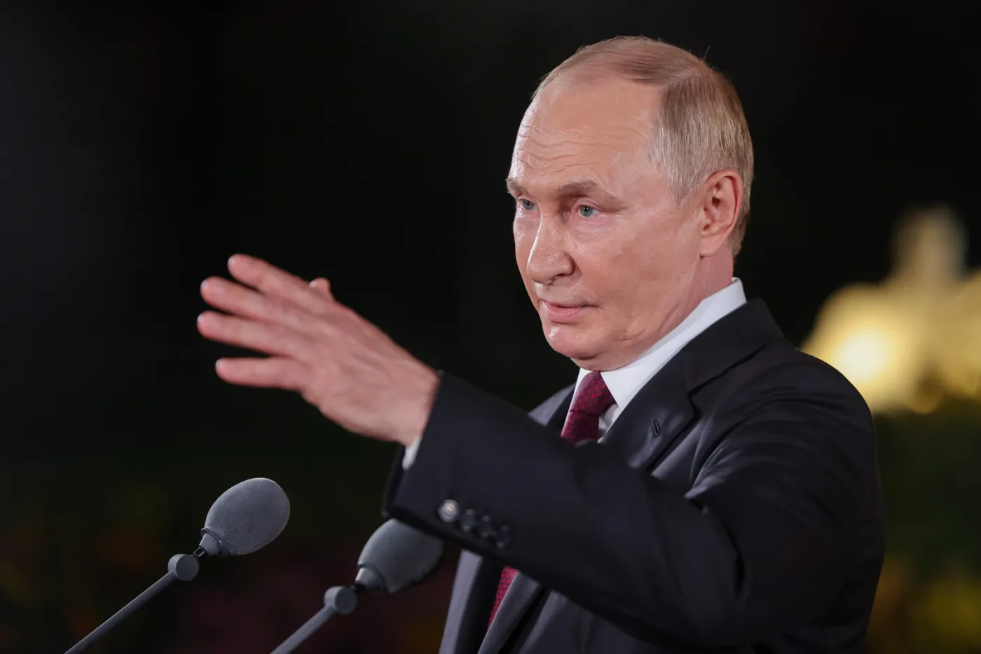 Putin: Jestem gotowy spotkać się z Zełenskim, ale czy jest w tym sens?