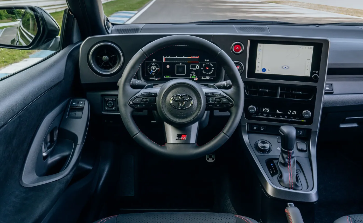 toyota-gr-yaris-38245417.jpg