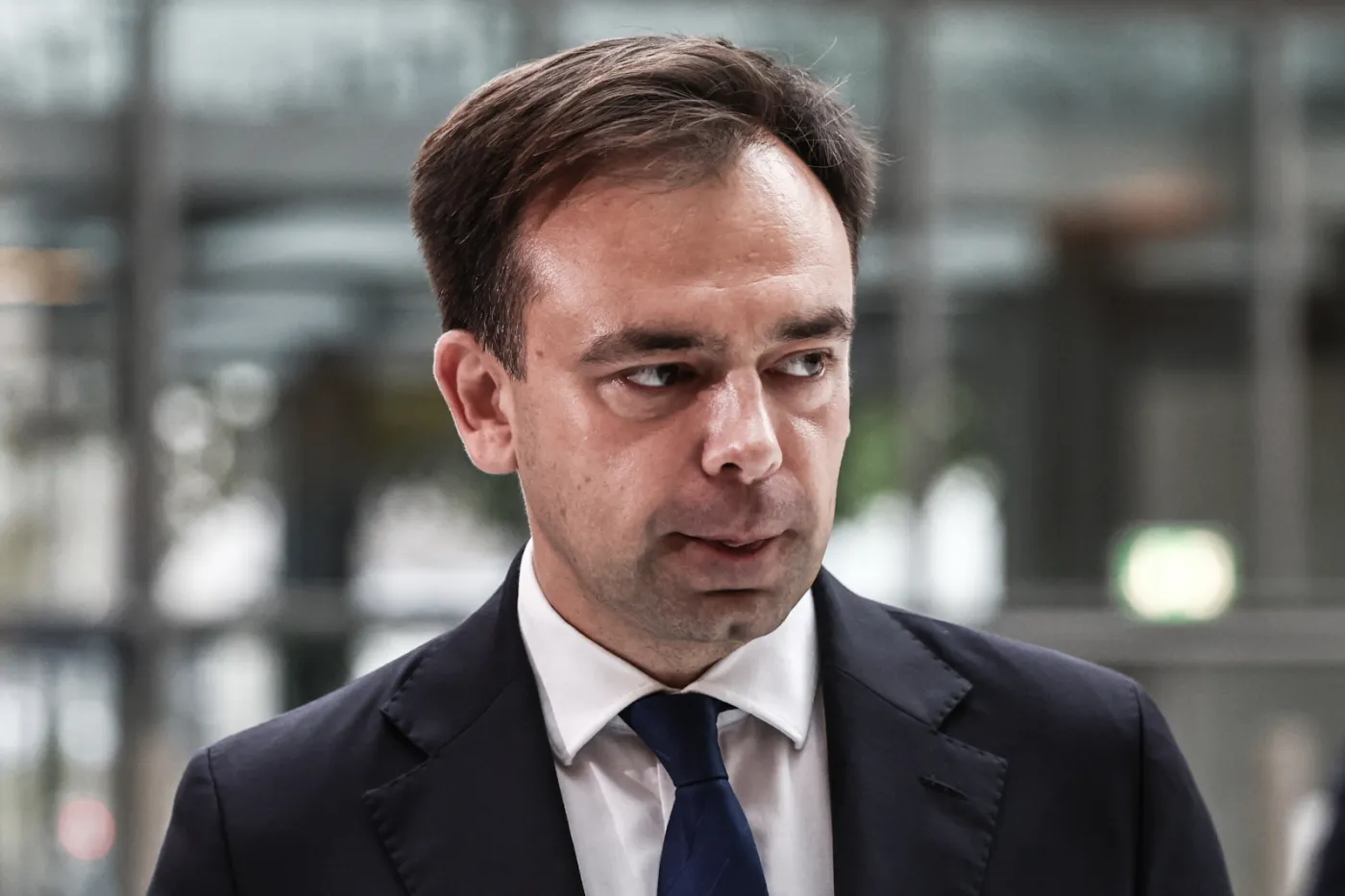 Pieniądze z 800 plus na zbrojenia? Minister finansów zabrał głos