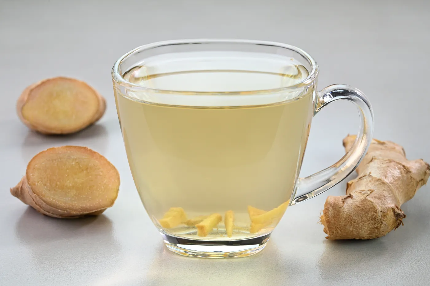 Dodaj do wody i pij po przebudzeniu. Oponka na brzuchu zniknie szybciej niż myślisz