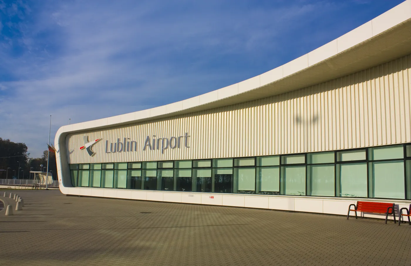 Alarm odwołany. Lotniska w Radomiu i Lublinie znów działają po rosyjskim ataku na Ukrainę